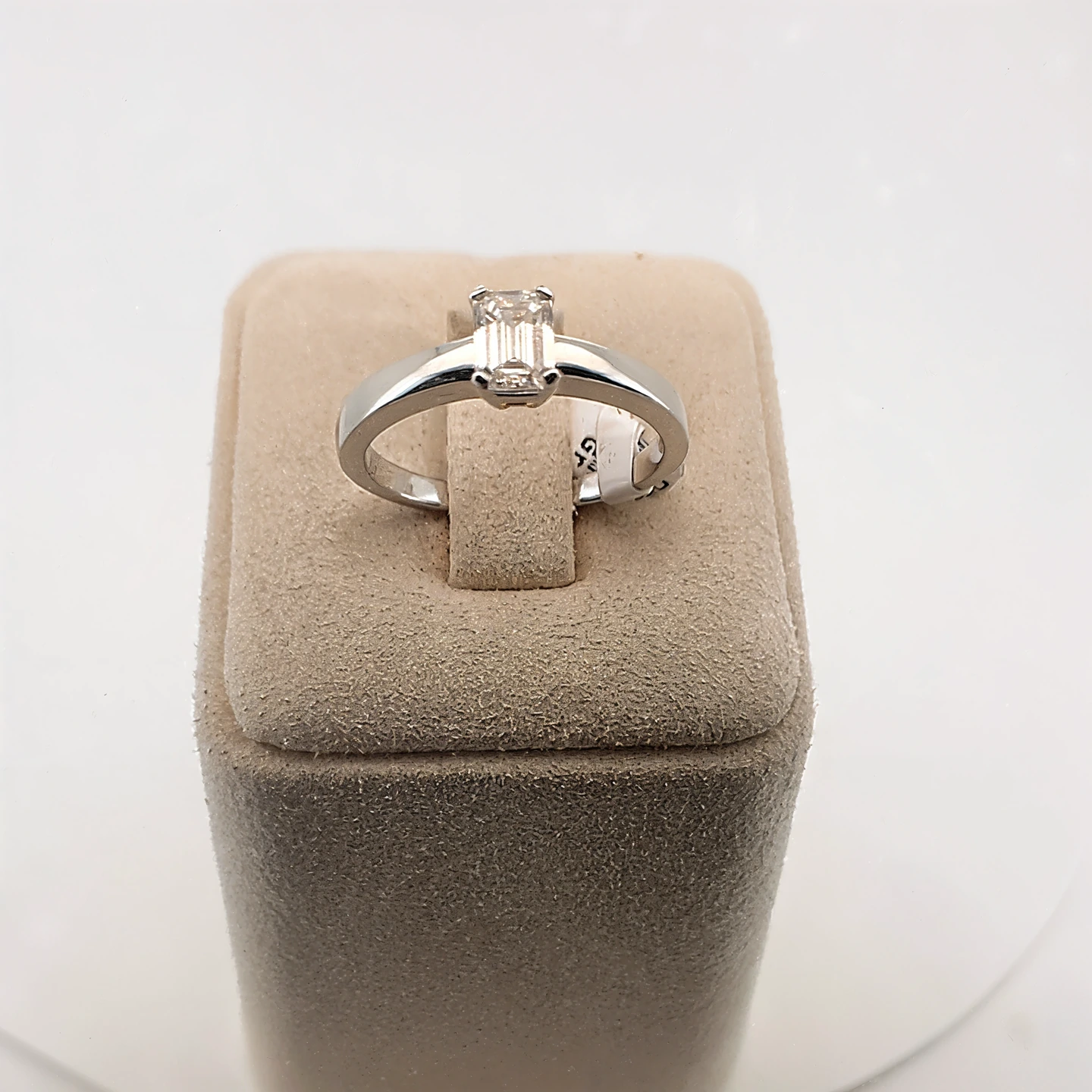 Lab Grown Diamond